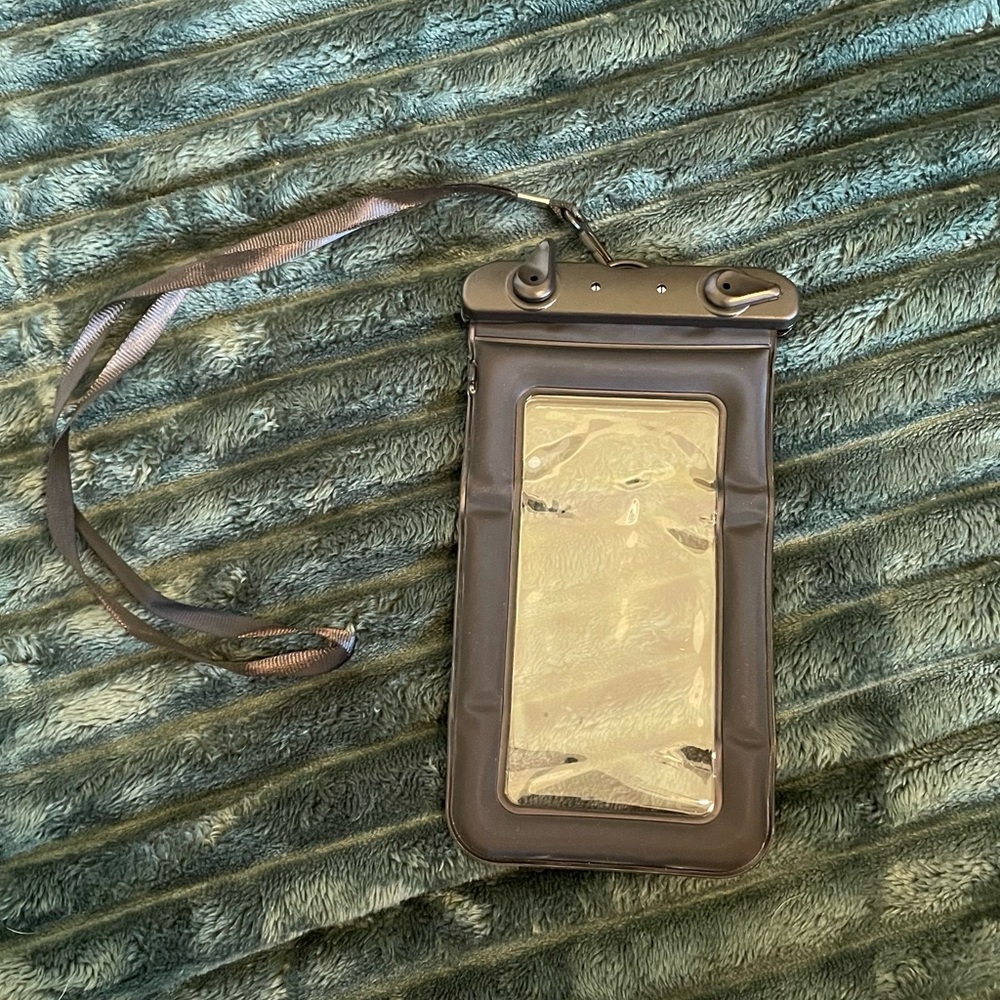 Water Protectant Phone Pouch